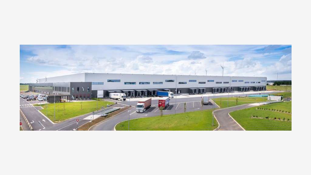 À louer entrepôts logistiques 12650m² à Roye