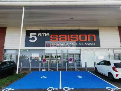 A louer local commercial de 1270m² en zc Semecourt