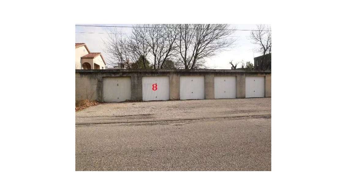 A louer garage de 16m² au coeur du Teil