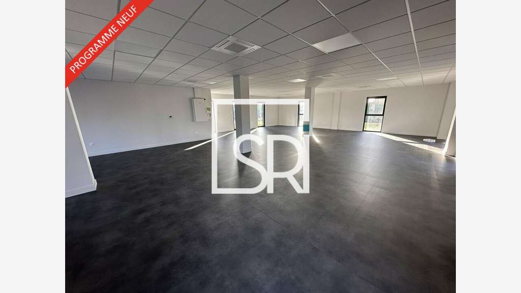 Bureaux divisibles de 300m² à louer à Gerzat