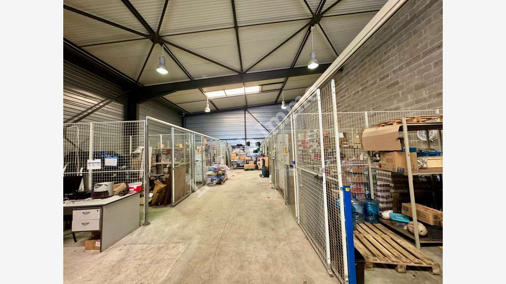 A louer local activité 277m² au Havre Grand Hameau