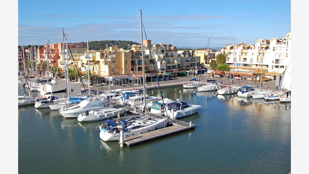 Bail saisonnier 3 mois 43m² Gruissan Pl Menhirs