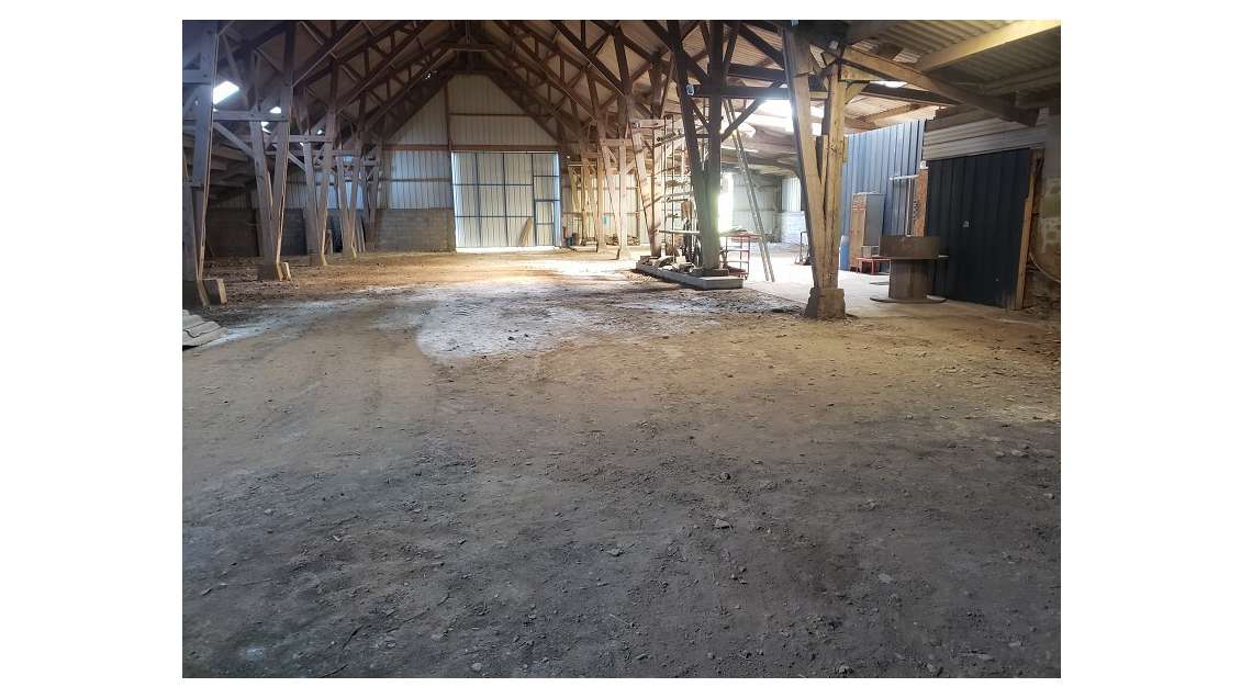 A louer hangar 800m² entre Locronan et Plonevez