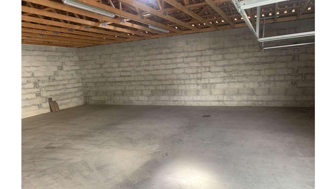 Location hangar stockage 100m² en ZA à Morcenx