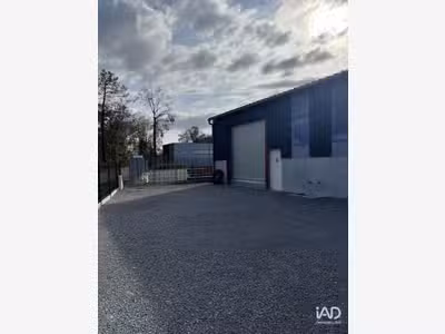 A louer hangar récent 80m² ZA Orthevielle