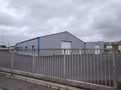 A louer hangar professionnel à Guissény