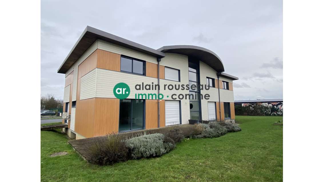 A louer bureaux 357m² sur 2 niveaux à Beaucouzé