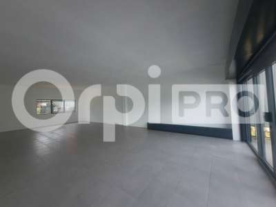 A louer immeuble bureaux neuf 672m² à Matoury