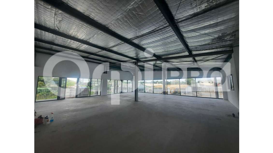 A louer immeuble bureaux neuf 672m² à Matoury
