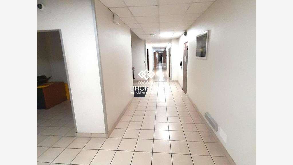 A louer immeuble de bureaux 1250m² à Orléans Sud