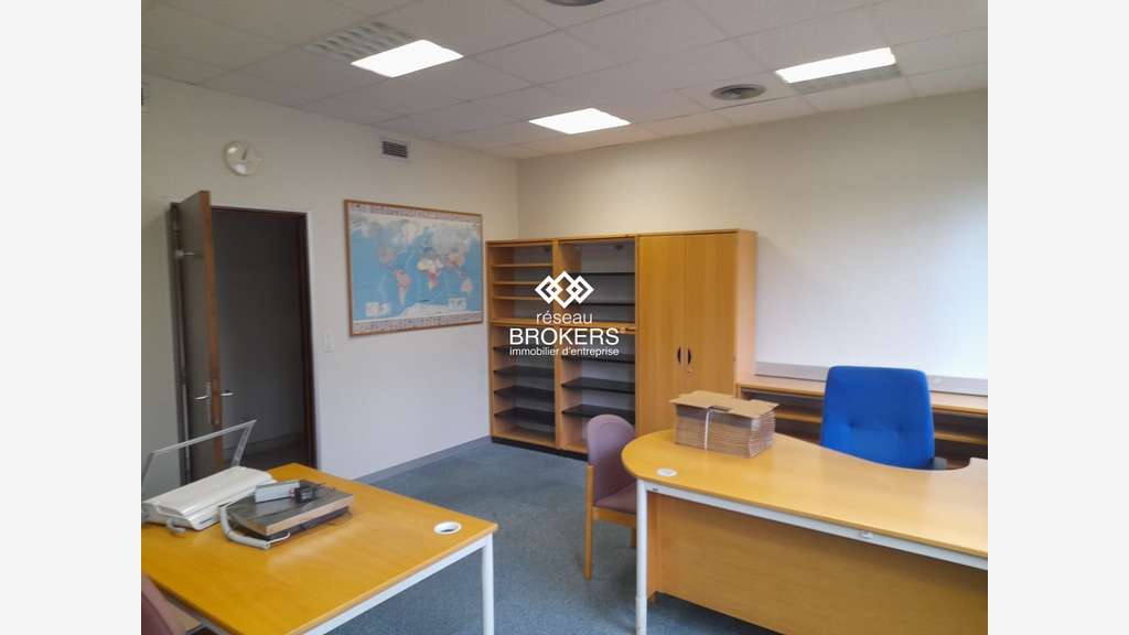 A louer immeuble de bureaux 1250m² à Orléans Sud
