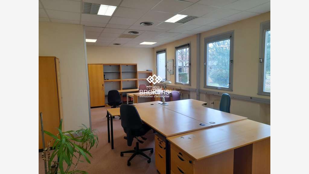 A louer immeuble de bureaux 1250m² à Orléans Sud