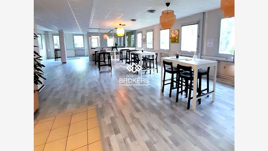 A louer immeuble de bureaux 1250m² à Orléans Sud