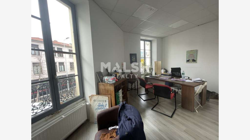 Immeuble de bureaux à louer 200m² Parc Giron