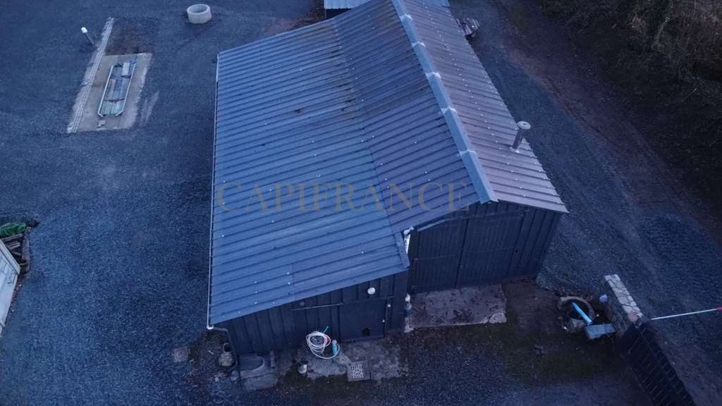 Local artisanal 140m² sur 700m² accès RN à Plouisy
