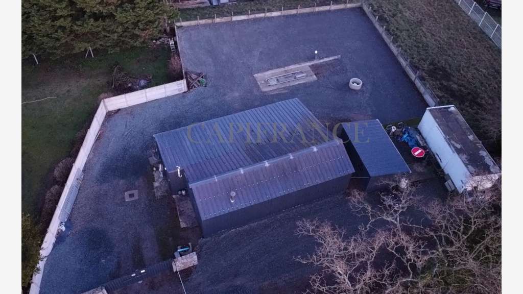 Local artisanal 140m² sur 700m² accès RN à Plouisy