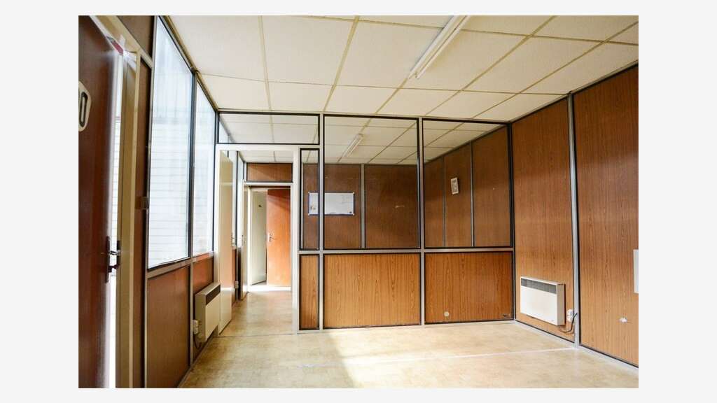 Loue bâtiment industriel 600m² à Cantaing-s/Escaut