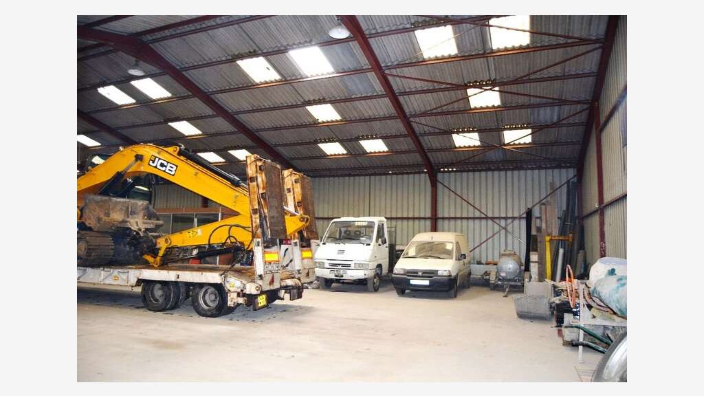 Loue bâtiment industriel 600m² à Cantaing-s/Escaut
