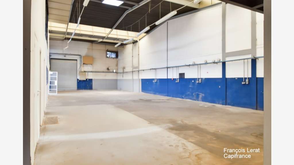 Bâtiment industriel 780m² à louer à Colombes (92)