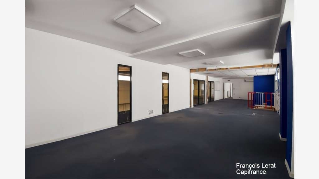 Bâtiment industriel 780m² à louer à Colombes (92)