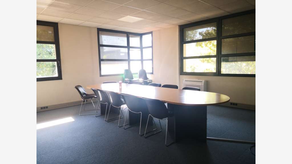 A louer immeuble de bureaux 780m² la Seyne sur Mer