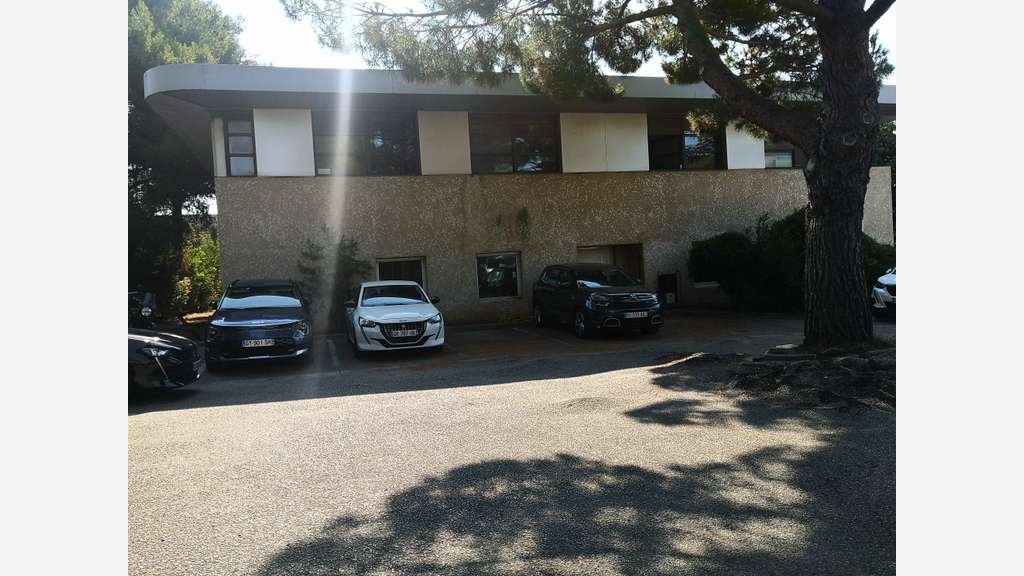 A louer immeuble de bureaux 780m² la Seyne sur Mer