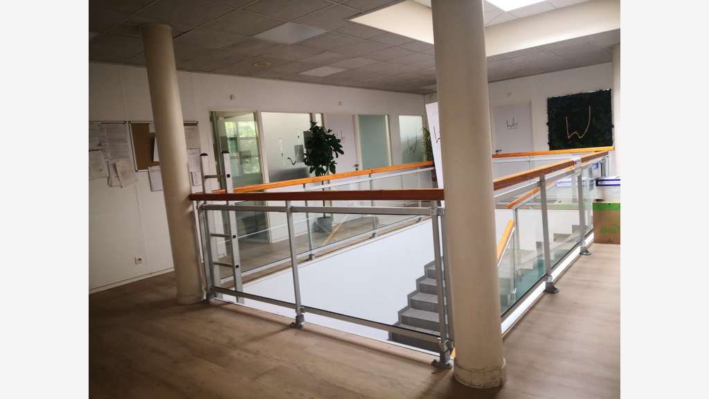 A louer immeuble de bureaux 780m² la Seyne sur Mer