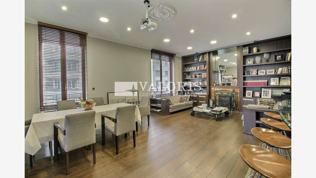 Immeuble mixte  à louer belle visibilité Lyon 7ème