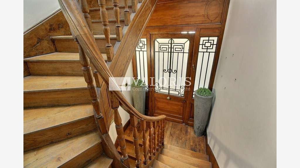 Immeuble mixte  à louer belle visibilité Lyon 7ème