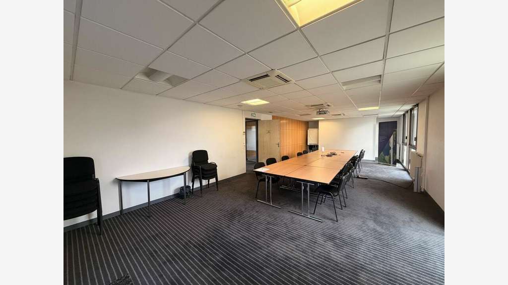 Bureaux 763m² à louer à Poitiers pôle République 2