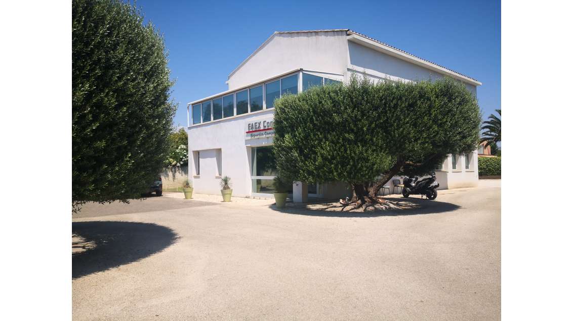 A louer immeuble entier de 438m² à Sanary