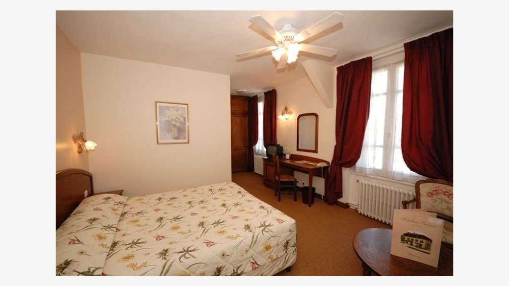 A louer murs d'un hôtel de charme 1000m² à Cuisery