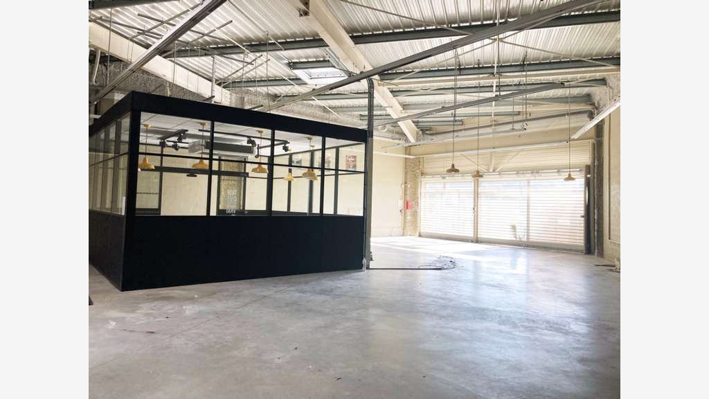 A Louer local commercial de 431m² à Trie-Château