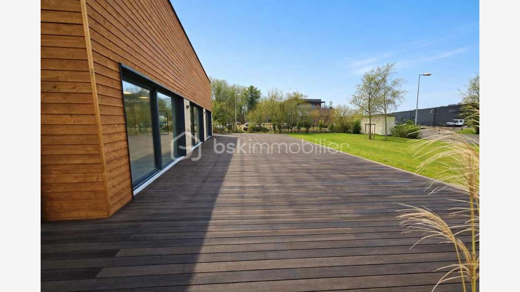 A louer bâtiment tertiaire neuf 1383m² Wettolsheim