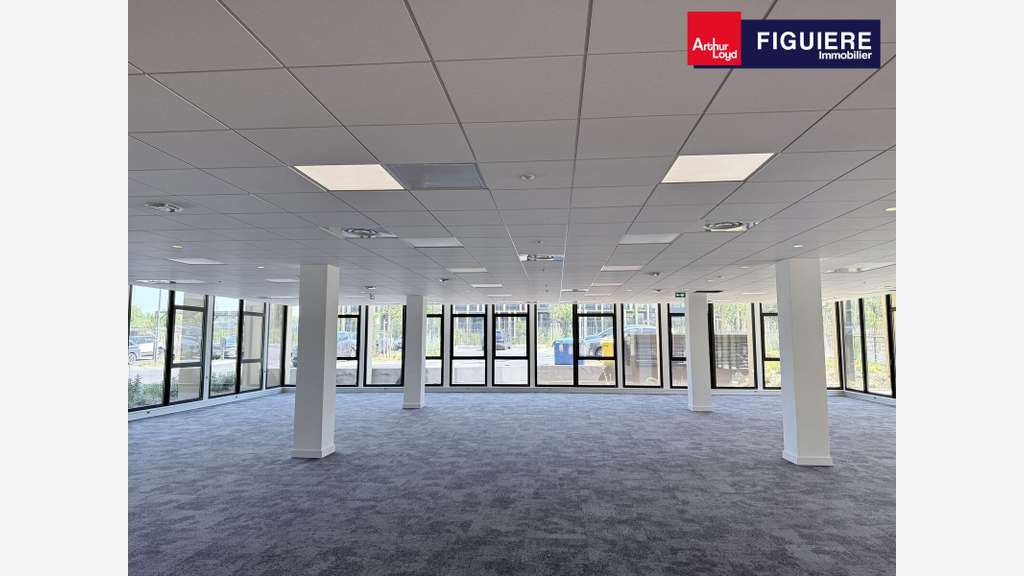 3 immeubles neufs bureaux belle visibilité