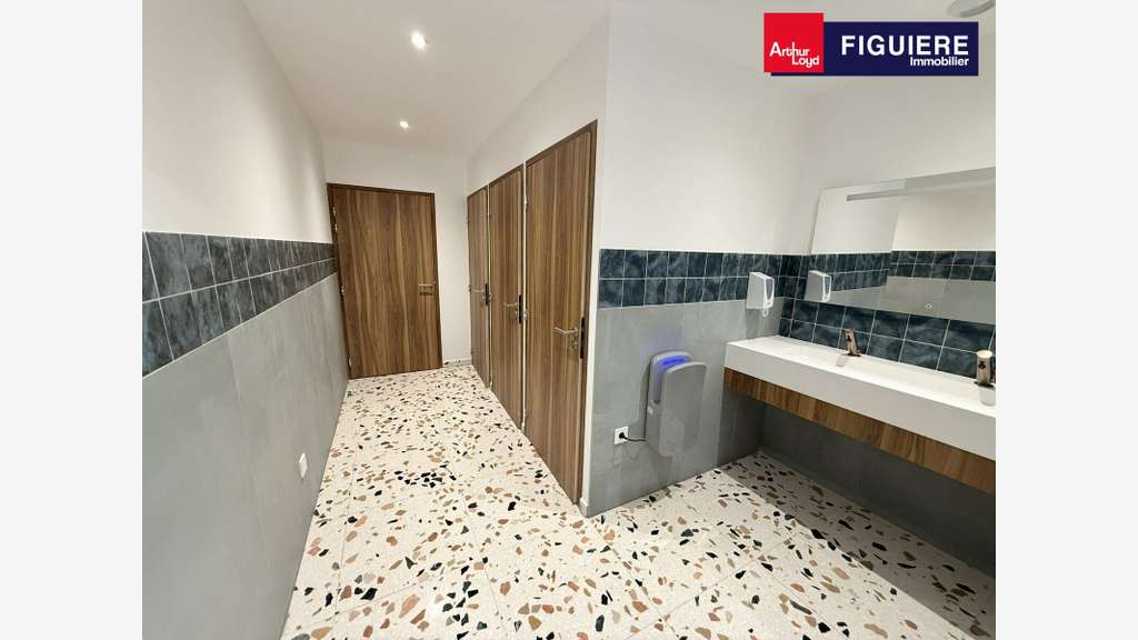 3 immeubles neufs bureaux belle visibilité
