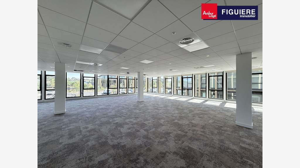 3 immeubles neufs bureaux belle visibilité
