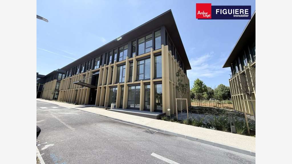 3 immeubles neufs bureaux belle visibilité
