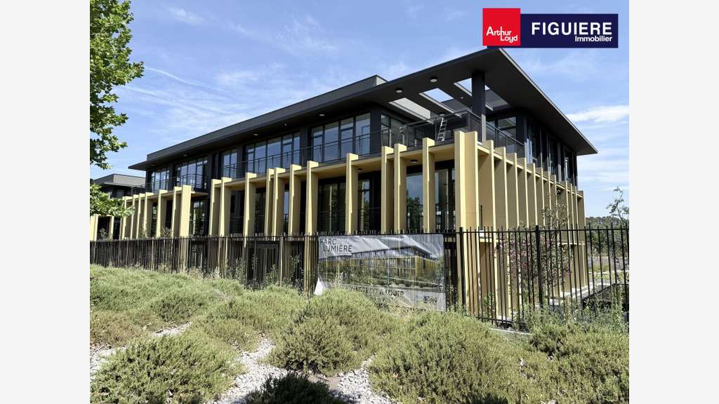 3 immeubles neufs bureaux belle visibilité