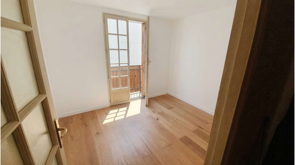 A louer 7 bureaux divisibles au centre de Pontoise