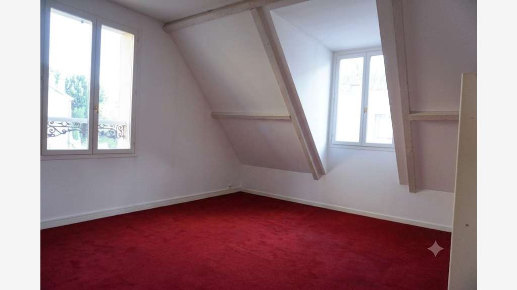A louer 7 bureaux divisibles au centre de Pontoise