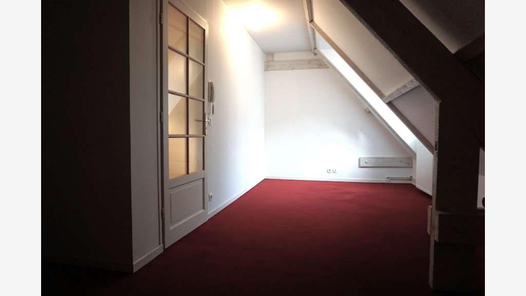 A louer 7 bureaux divisibles au centre de Pontoise