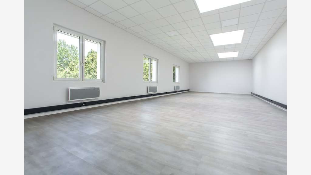 Bureaux magnifiques 300m² à louer à Creil