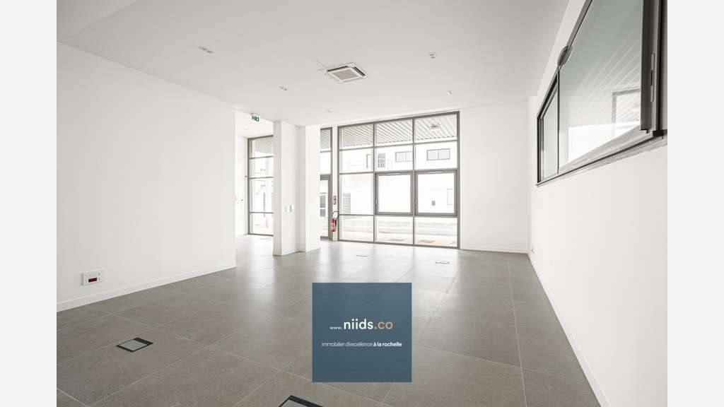 Bureaux 150 m² premium · livré aménagé clé en main