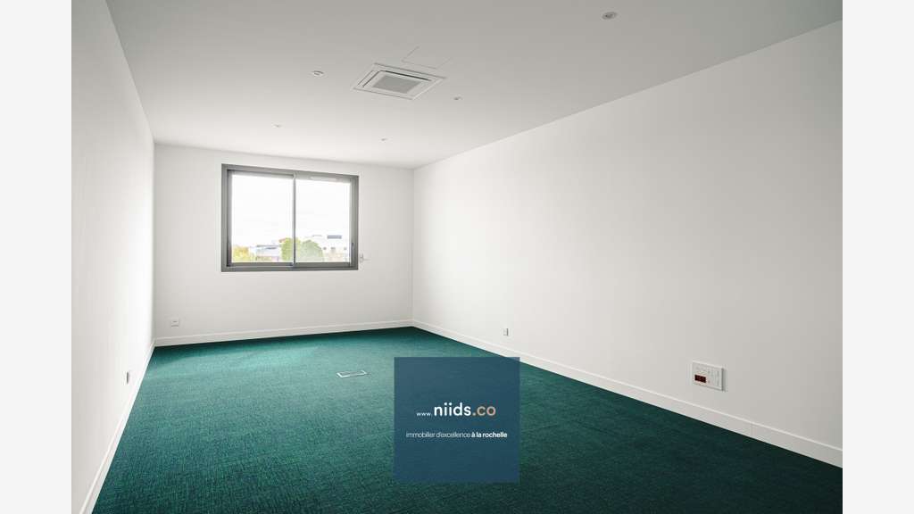 Bureaux 150 m² premium · livré aménagé clé en main