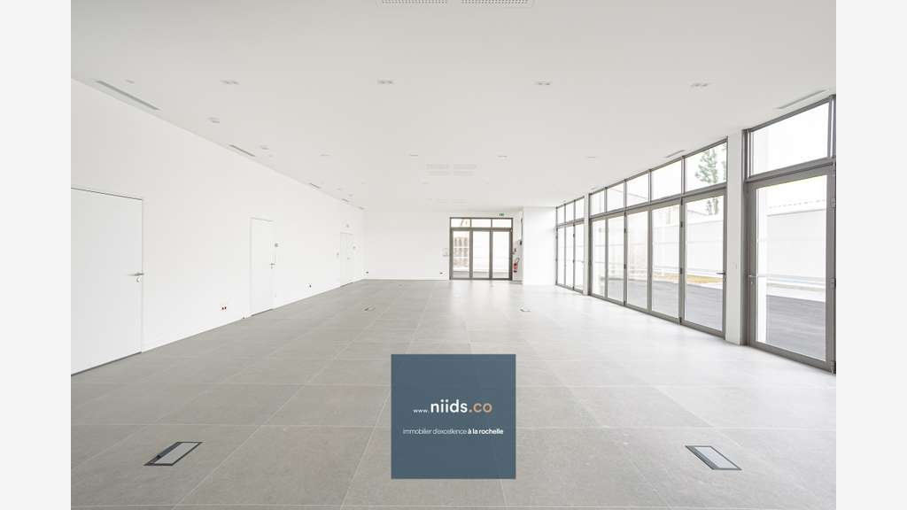 Bureaux 150 m² premium · livré aménagé clé en main