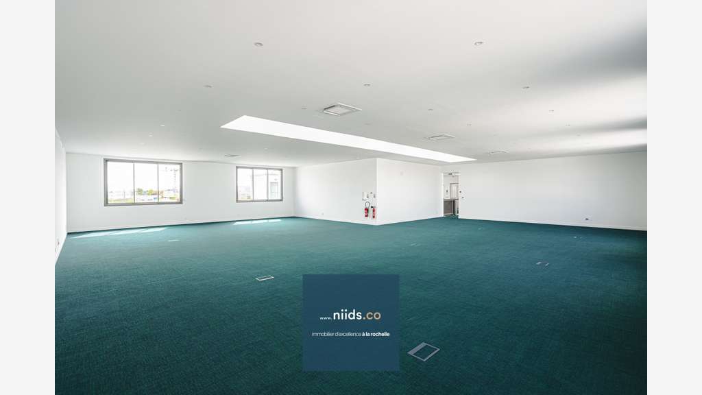 Bureaux 250 m² premium · 3 min La Rochelle