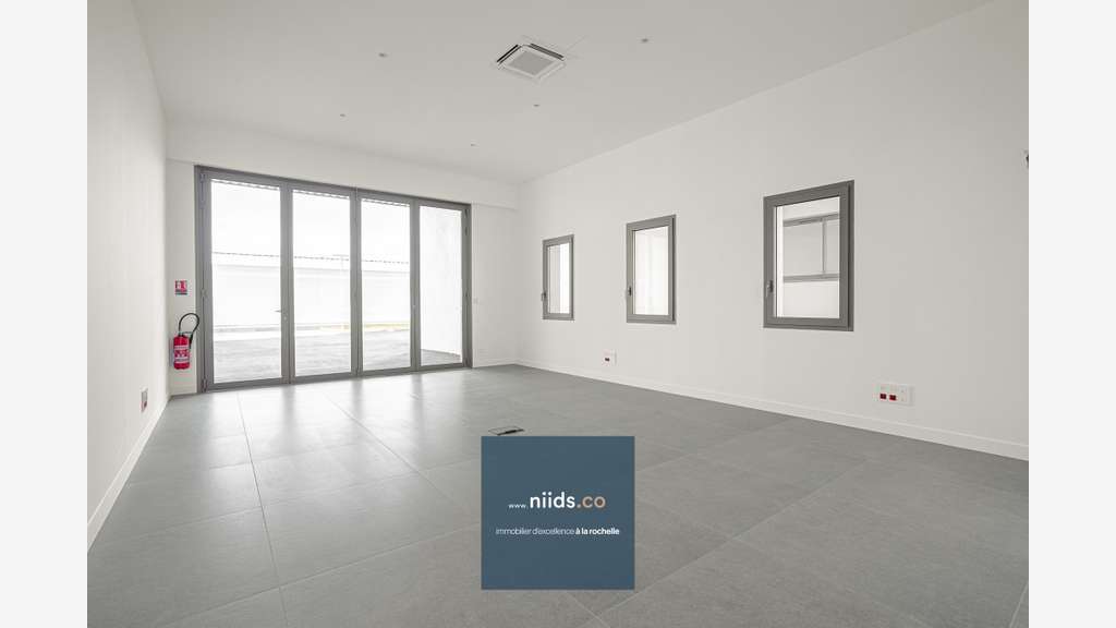 Bureaux 250 m² premium · 3 min La Rochelle