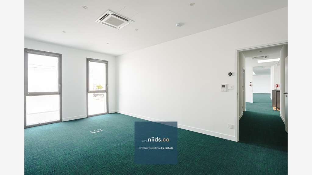 Bureaux 250 m² premium · 3 min La Rochelle