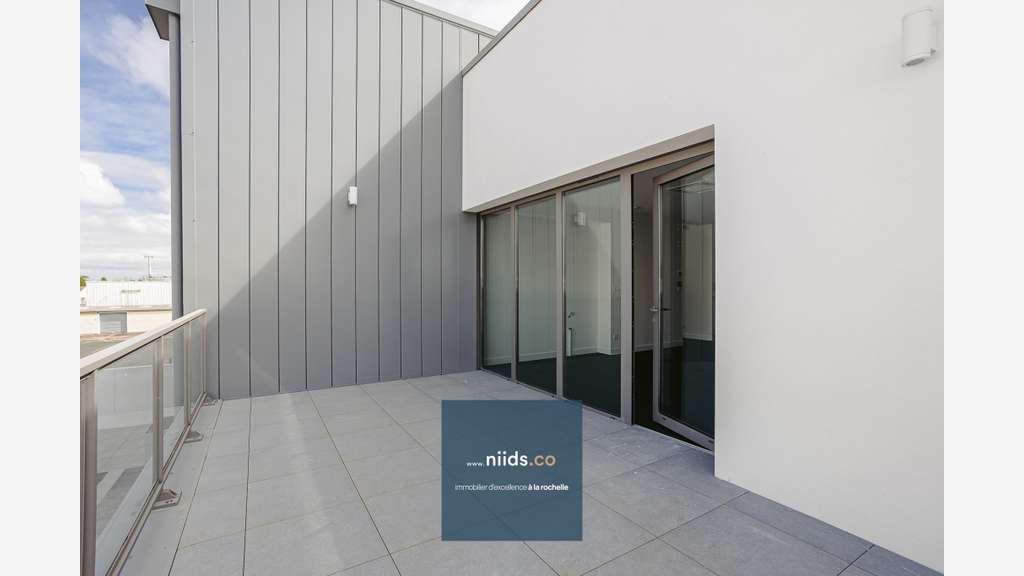 Bureaux 250 m² premium · 3 min La Rochelle